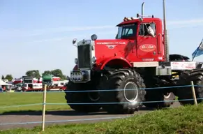 Peterbilt-monster-truck.webp