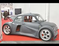 Lambo Fiat 500 V12 02.webp